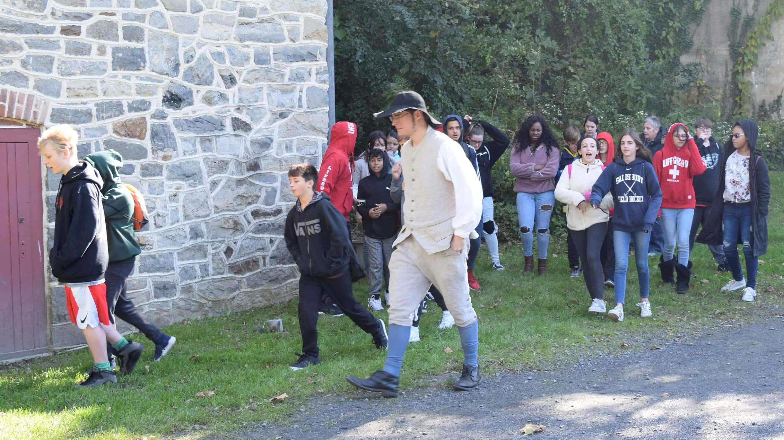 A school program taking a tour of Historic Bethlehem with their docent