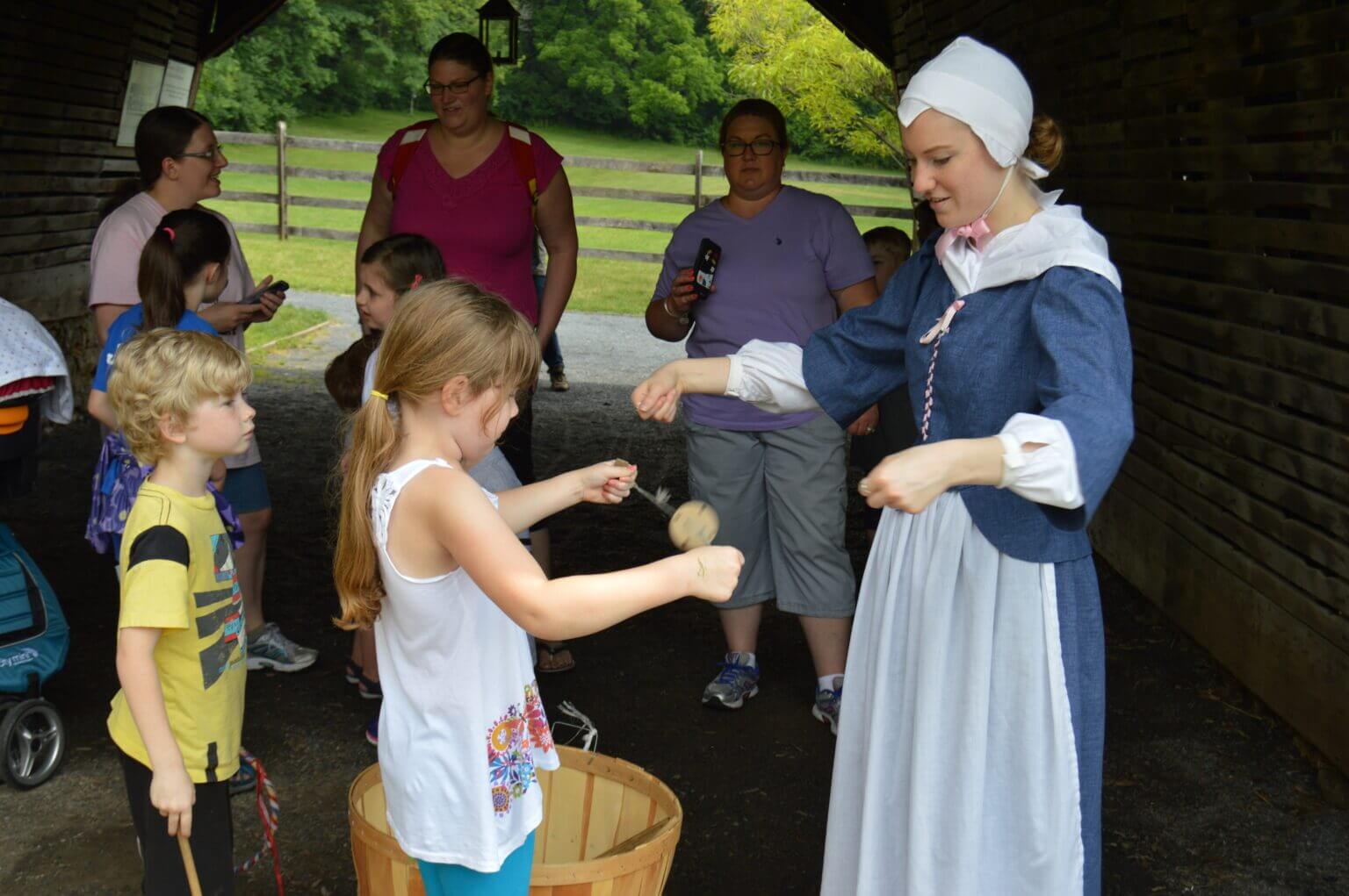 School Tour at Burnside Plantation - A Century at Burnside program