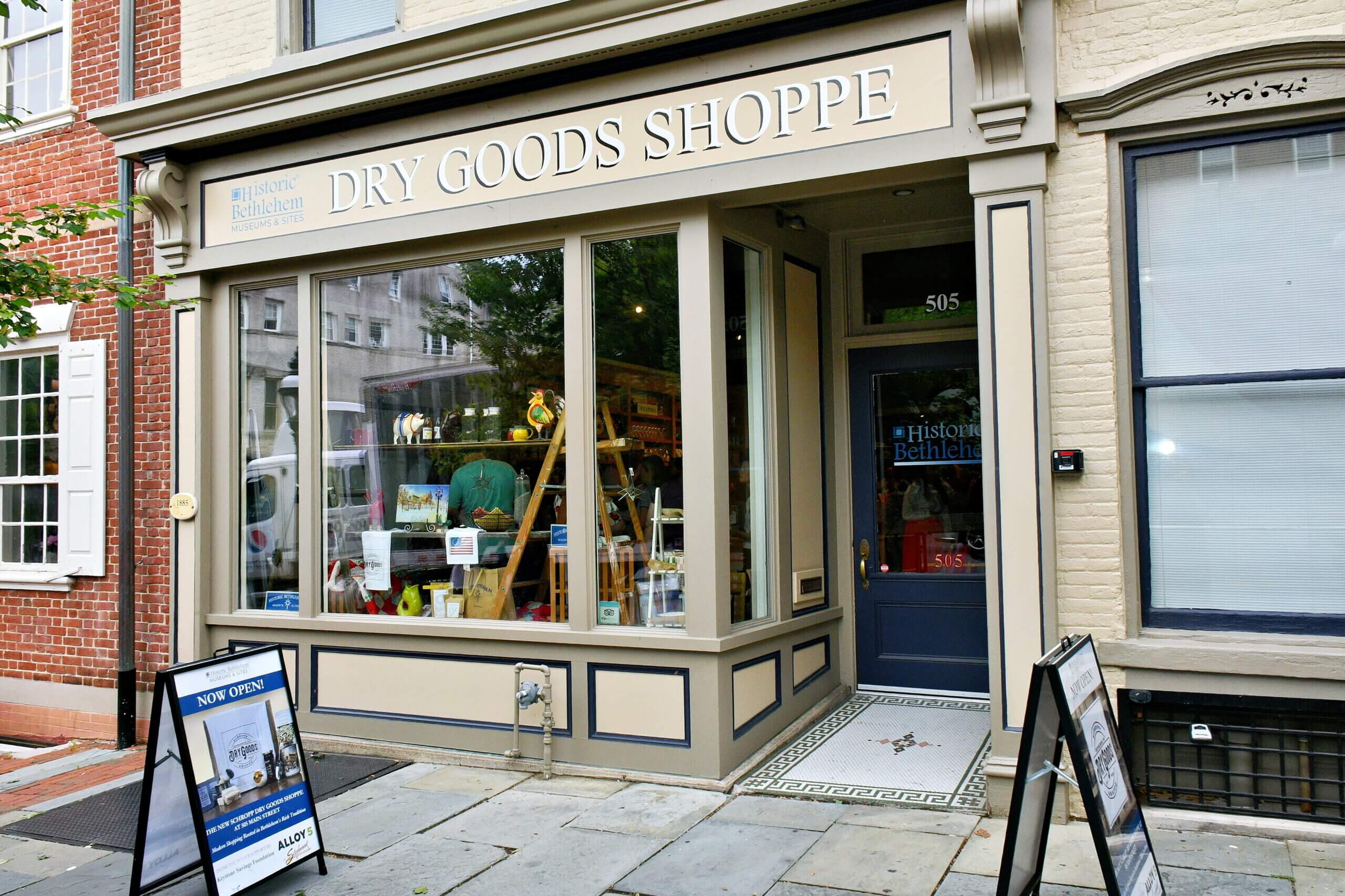 Schropp Dry Goods Shoppe Outside